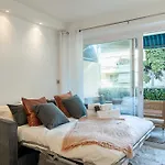 Renovated Apt With Parking & Terrace - Palm Beach