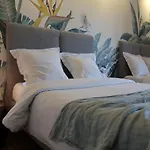 Hotel De La Mer