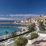 Grand 2P Avec Parking Et Terrasse, Piscine Sur Le Toit, Proche Des Plages A Menton - Fr-1-196-172