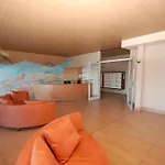 Superbe 3P En Bord De Mer Avec Terrasse Et Garage A Menton - Fr-1-196-248