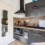 1 Bedroom Gorgeous Apartment In Hyeres