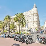Awesome Apartment In Cannes With Kitchen