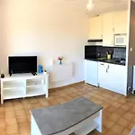 Les Sablettes Studio Et Sa Loggia Vue Mer