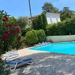 Studio Avec Terrasse, Parking, Piscine Proche Plage Et Centre A Cannes