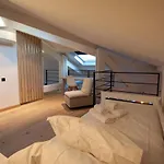Stylish & Spacious 2-Bed Duplex In Cannes