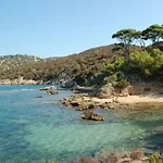 Le Lavandou T2 Pour 4 Personnes Avec Terrasse, Vue Mer, Parking - Fr-1-803-36