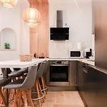Suite Nomade - Vieux Nice - 2 Chambres - Wifi - Ac - 5 Min Des Plages - 30 Min De Cannes Et Monaco