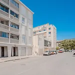 Air-Conditioned Apartment - Sea View Port