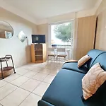 Sanary, Studio Vue Mer, A Deux Pas Des Plages Et Du Centre Ville