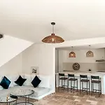 Villa With Private Pool & Air Conditioner Near St-Tropez