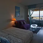 Grand Studio Vue Mer A Marina Baie Des Anges