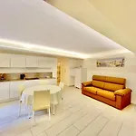 Trilocale Palais Ausonia,