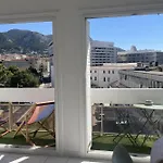 Bright T4 With Balcony In Toulon
