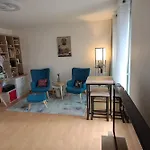 Charming T1 With Balcony In Hyeres