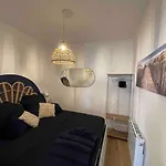 Cosy Cottage By Alice Bord 2 Mer