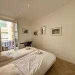 A025-Appartement 2 Chambres - Carre D'Or-Hyper Centre Cannes