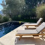 Charming Sea View Villa With Pool