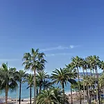 Stylish 1-Bedroom Apartment With Sea View On La Croisette