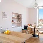 Le Saint Michel,Dernier Etage, Vieux Menton, Zone Pietonne