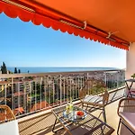 Les Orangers, Charmant Studio Avec Coin Nuit, Incroyable Vue Sur La Ville Et La Mer, Parking