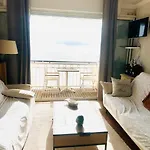 Appartement Face Mer Proche Palais