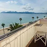 Appartement Face Mer Proche Palais