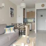 Cozy Apt With Terrace In Golfe Juan