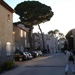 Appart Au Calme, Climatise, Avec Parking, 2 Pas Des Plages, Hyeres Le Port