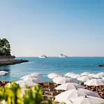 Le Meridien Beach Plaza