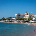 Promenade Des Bains Apartment