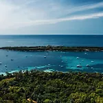 Beautiful 1 - Br Apartment - Next To Rue Antibes