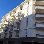 Nid Douillet Proche Tramway, Plage A 20 Minutes