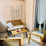 Charming Apartment 100M From The Beach