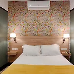Hotel De France, Un Hotel Ammi