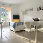 Coquet Mas A Gigaro