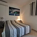 Le Lavandou : Villa Pour 8 Avec Piscine - Fr-1-803-76