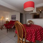 Le Lavandou T2 Avec Terrasse, Clim Et Parking - Fr-1-803-79