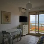 Studio Cabine Pour 4 Pers. Avec Climatisation Et Parking, Vue Mer - Fr-1-803-74