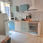 Beau F2 Au Coeur De Hyeres