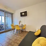 Ste Maxime : Appt 2P, 4 Couchages, Piscine, Parking - Fr-1-226-556