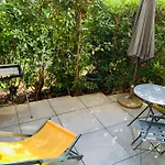 Un Jardin D'Azur Avec Piscine De Mai A Septembre
