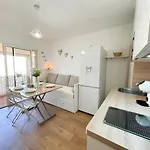 Charmant Studio A Sanary - Residence Avec Piscine
