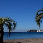 Sanary-Sur-Mer Superbe Appartement Au Calme
