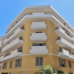 Beautiful Flat With Sunny Balcony In Heart Of Nice Le Port