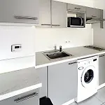 Beautiful Flat With Sunny Balcony In Heart Of Nice Le Port