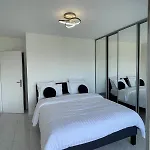Appartement Nice Pour 6 Personnes Proche De L'Aeroport