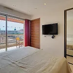 Henri Camille Real Estate - Kent - Huge 2 Bedrooms Appt - 5 Min Croisette