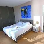 130 M3 Apartment With 3 En-Suite Bedrooms And Exceptional Sea View
