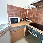 Appartement D'Une Chambre A Juans Les Pins , A 300 M De La Plage Avec Wifi