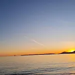 Appartement T2 Climatise A Proximite Immediate Des Plages De Juan Les Pins